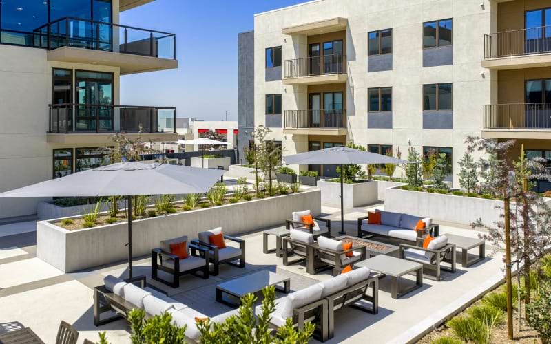 MODERN HIDEAWAYS